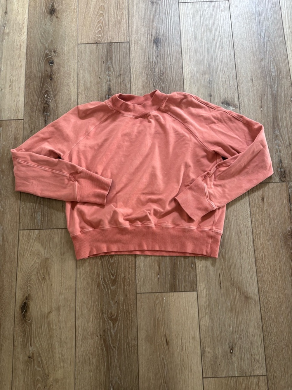Lululemon ready to roll crew. Size 6